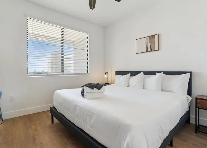 Cozysuites At Zone Westgate Glendale